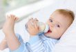 جدول تغذیه نوزاد با شیر خشک (راهنمای جامع استاندارد)